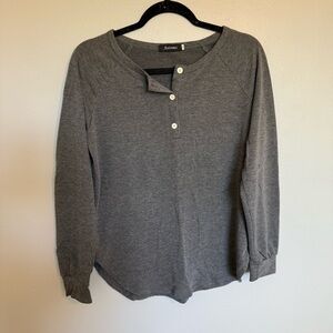 Automet Gray Button-Up Set Size Medium